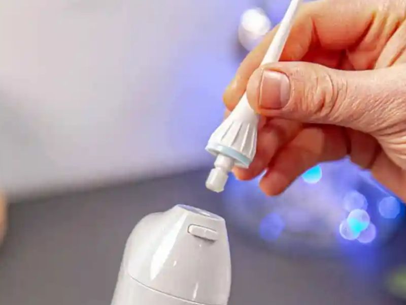 Sau khoảng 3 - 6 tháng sử dụng, bạn nên thay đầu tăm một lần