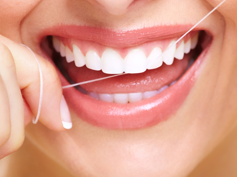 Bạn vẫn cần kết hợp dùng máy tăm nước với các phương pháp vệ sinh khác