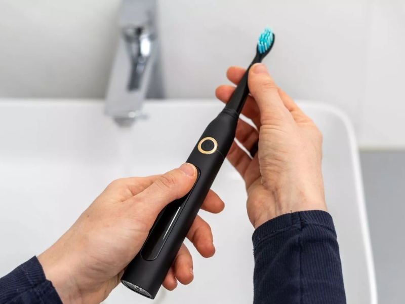 Hãy chọn mua bàn chải điện chính hàng và chọn chế độ phù hợp khi đánh răng